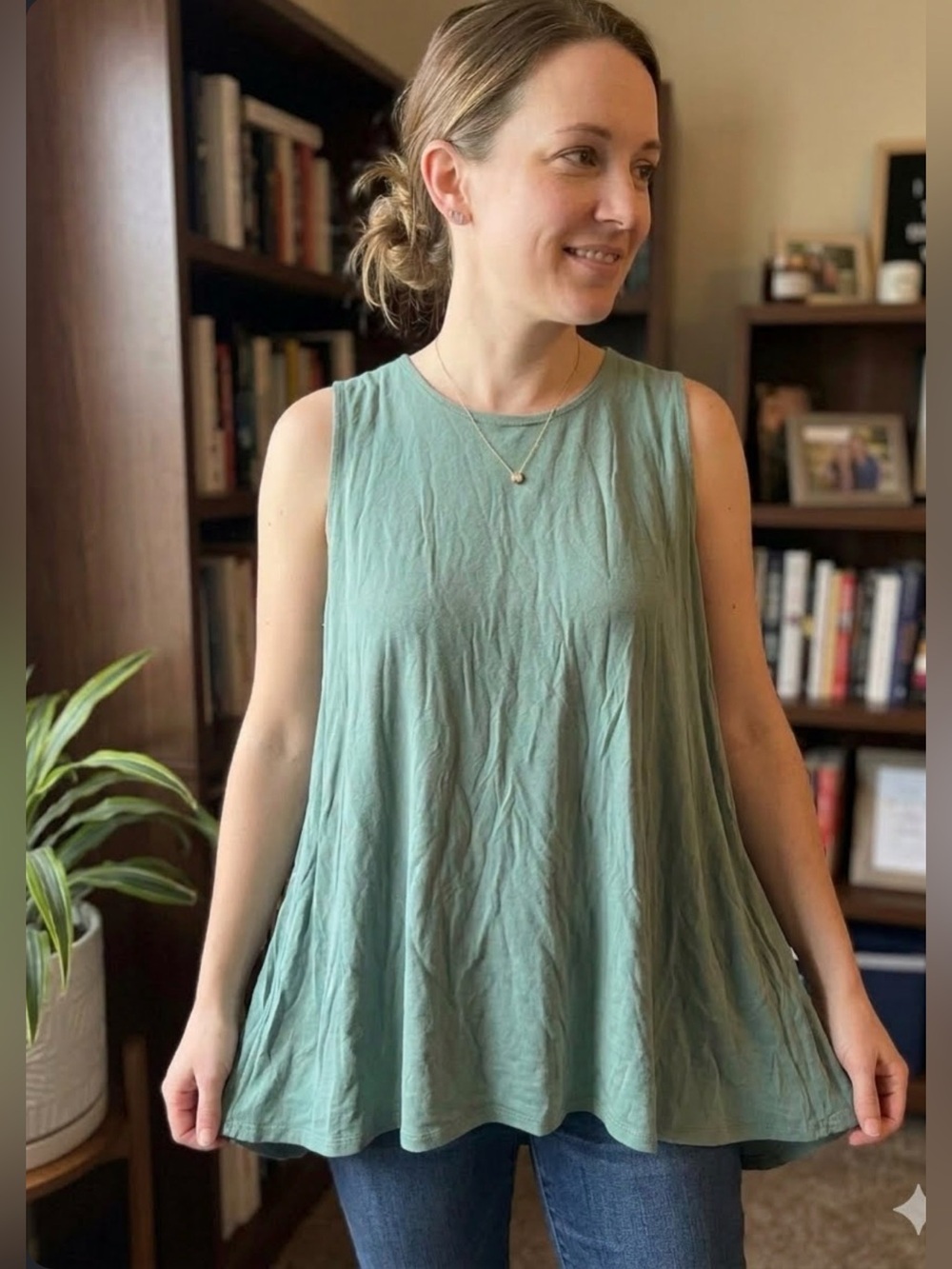 Azules Sleeveless Flowy Tank - Sage Green